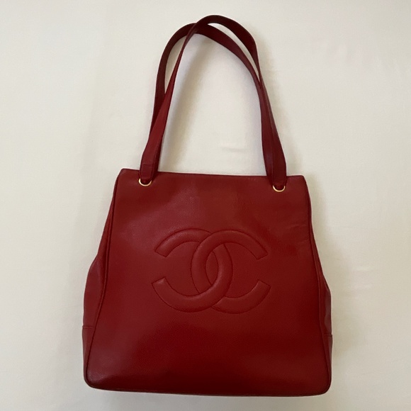 CHANEL Vintage CC Caviar Leather Shoulder Tote Red